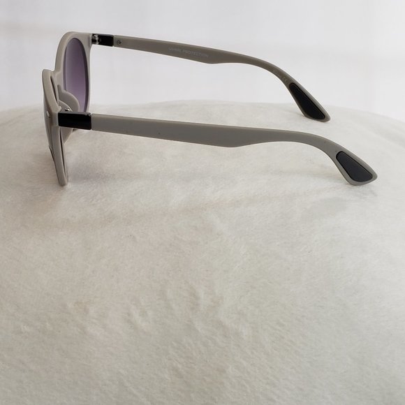 EdensCloset Exclusive Sunglasses - Picture 3 of 5